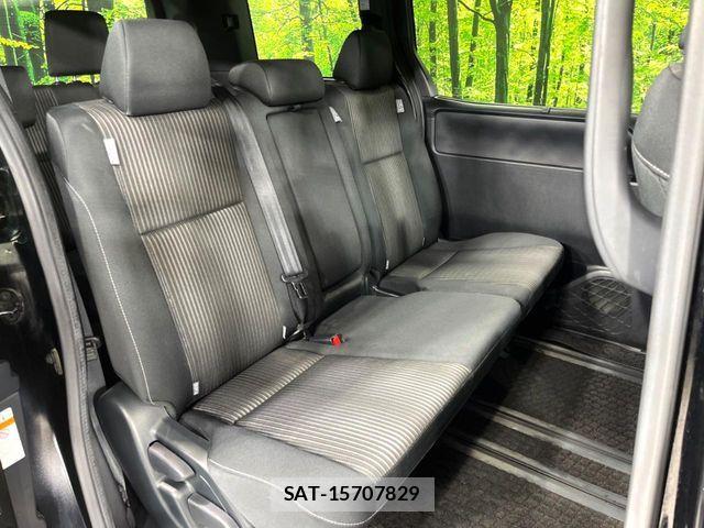 Toyota VOXY 2017-07 8884509-9