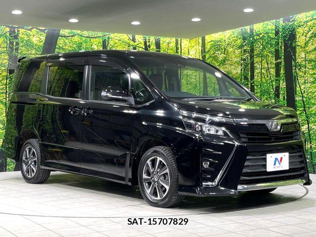Toyota VOXY 2017-07 8884509-17