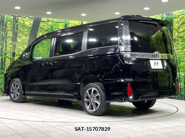 Toyota VOXY 2017-07 8884509-18