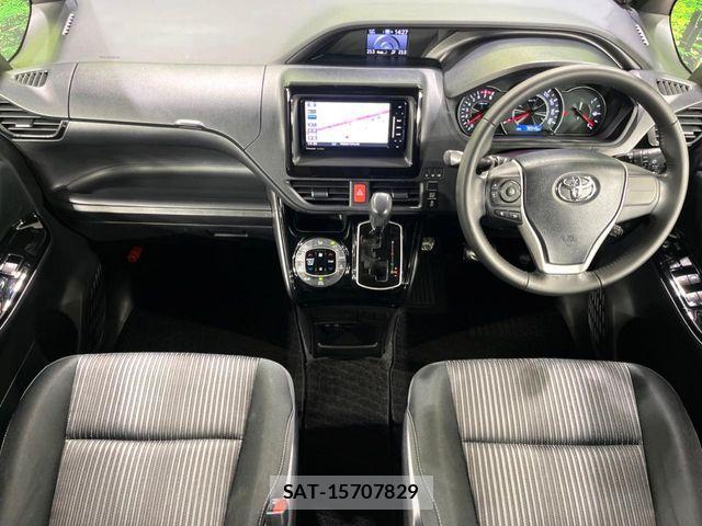 Toyota VOXY 2017-07 8884509-2