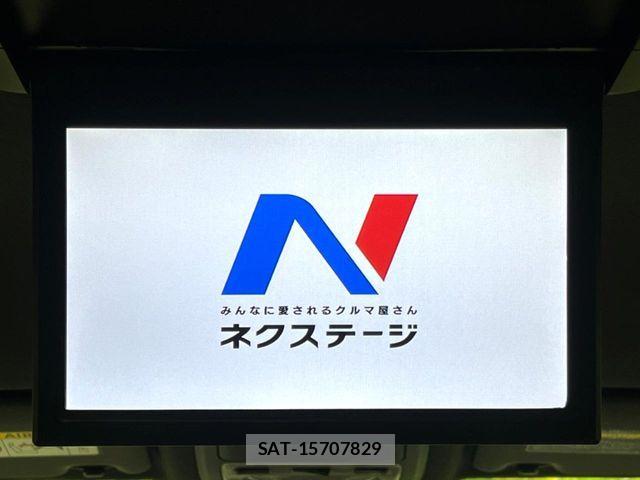 Toyota VOXY 2017-07 8884509-5