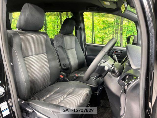Toyota VOXY 2017-07 8884509-8