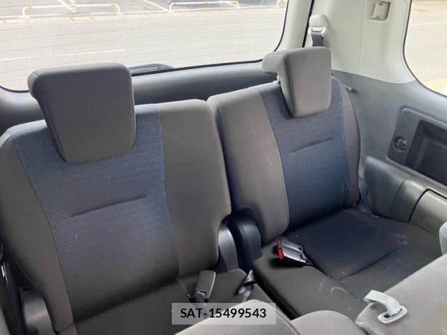 Toyota VOXY 2009-12 8884515-12