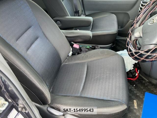 Toyota VOXY 2009-12 8884515-15