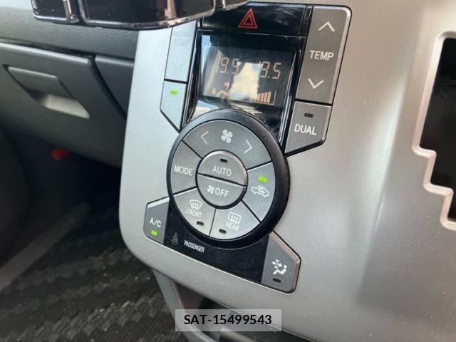 Toyota VOXY 2009-12 8884515-23