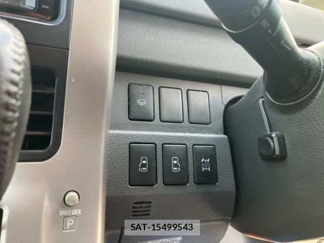 Toyota VOXY 2009-12 8884515-24