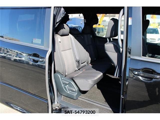 Toyota VOXY 2017-09 8884512-13
