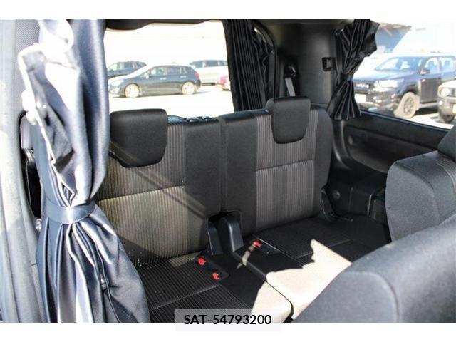 Toyota VOXY 2017-09 8884512-15