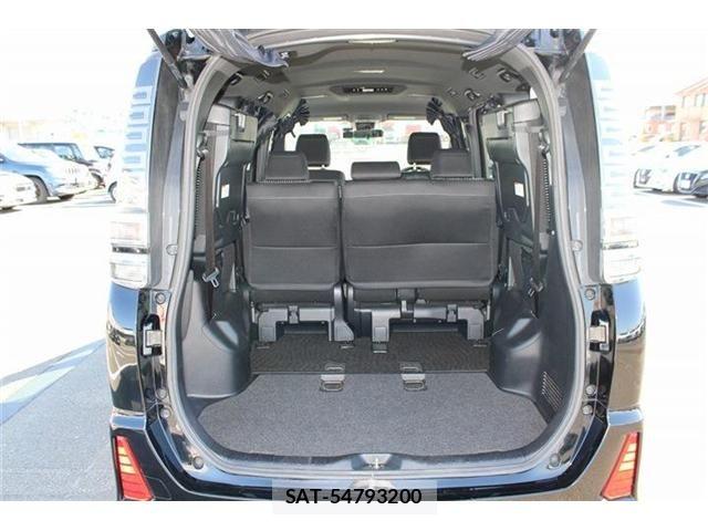 Toyota VOXY 2017-09 8884512-20
