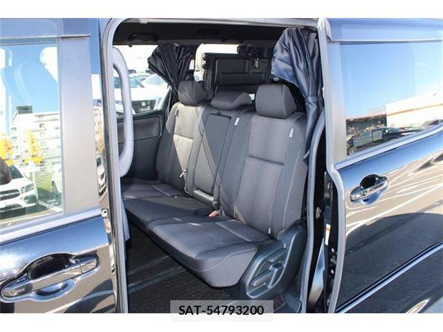 Toyota VOXY 2017-09 8884512-21