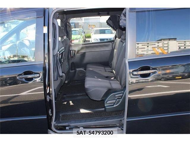 Toyota VOXY 2017-09 8884512-22