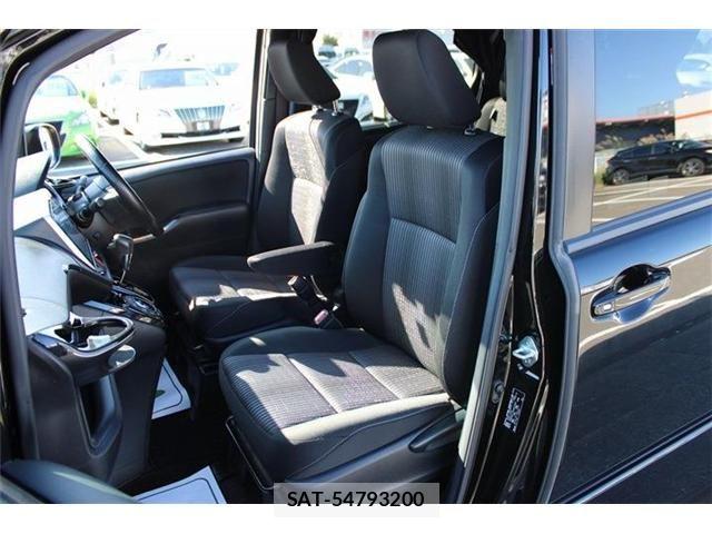 Toyota VOXY 2017-09 8884512-24