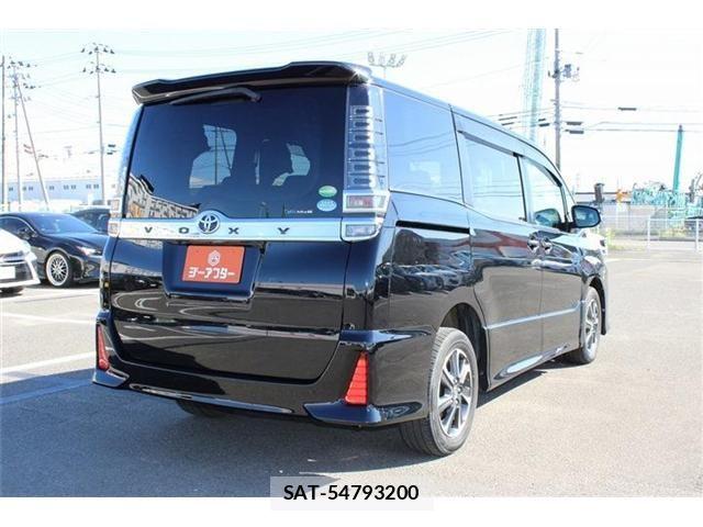 Toyota VOXY 2017-09 8884512-5