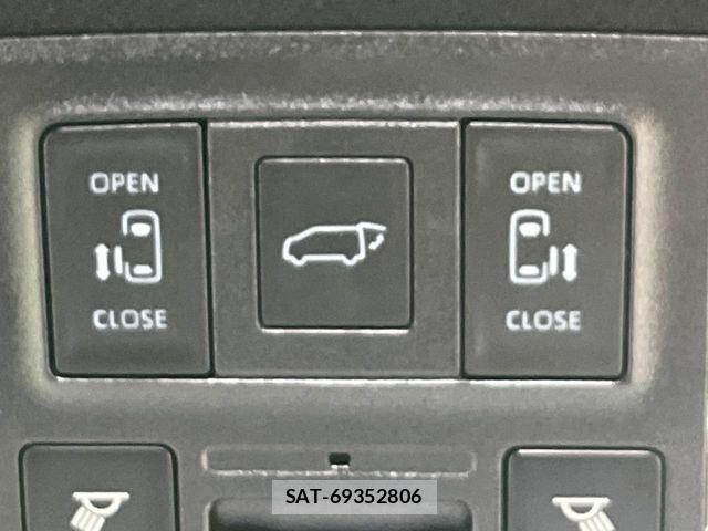 Toyota VOXY HYBRID 2025-03 4758894-4