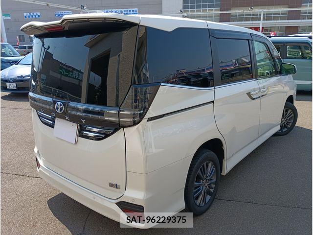 Toyota VOXY HYBRID 2022-03 4991933-1