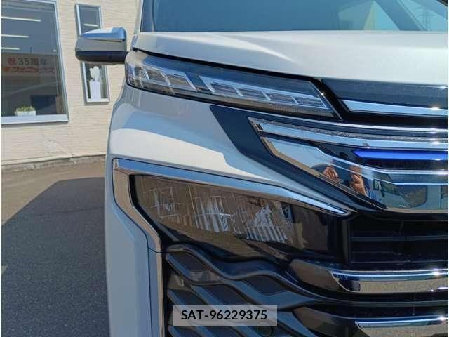 Toyota VOXY HYBRID 2022-03 4991933-26