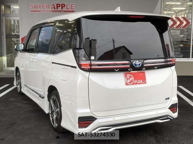 Toyota VOXY HYBRID 2022-12 5881417-2
