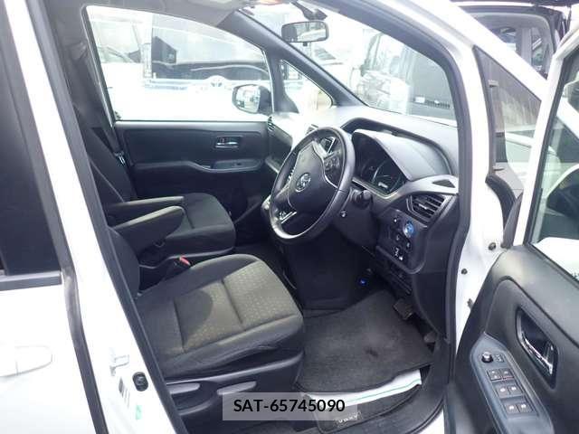 Toyota VOXY HYBRID 2015-05 5881429-9