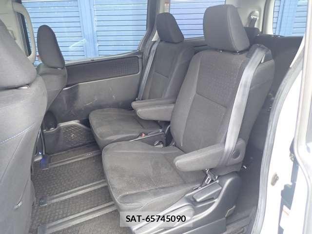 Toyota VOXY HYBRID 2015-05 5881429-11