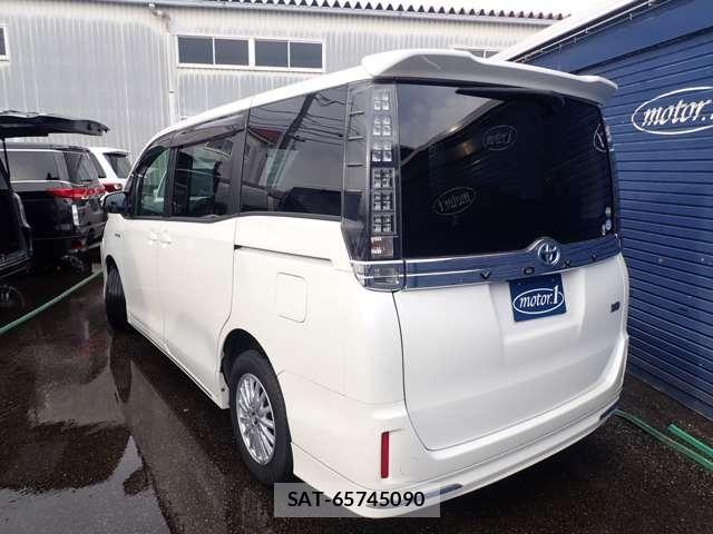 Toyota VOXY HYBRID 2015-05 5881429-7