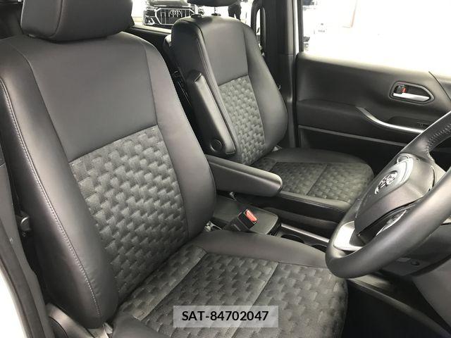 Toyota VOXY HYBRID 2022-09 6248097-13
