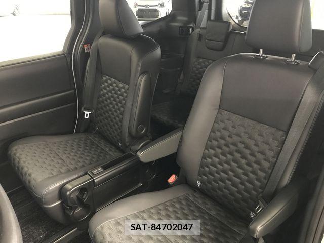 Toyota VOXY HYBRID 2022-09 6248097-16