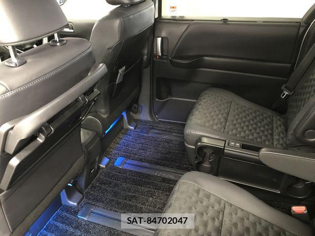Toyota VOXY HYBRID 2022-09 6248097-17