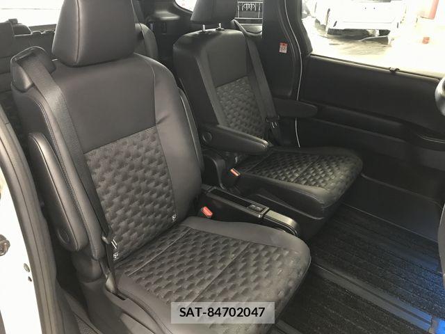 Toyota VOXY HYBRID 2022-09 6248097-18