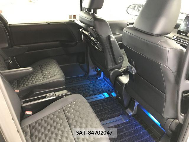 Toyota VOXY HYBRID 2022-09 6248097-19