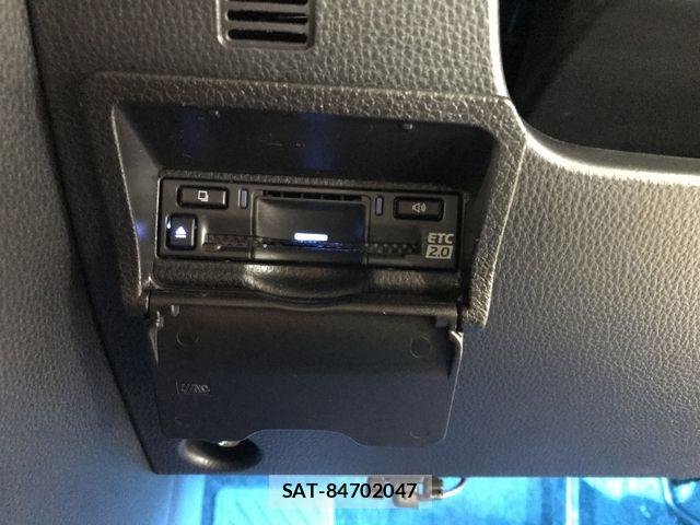 Toyota VOXY HYBRID 2022-09 6248097-27