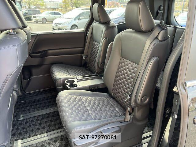 Toyota VOXY HYBRID 2024-01 6277555-12