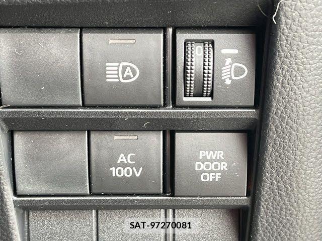 Toyota VOXY HYBRID 2024-01 6277555-17