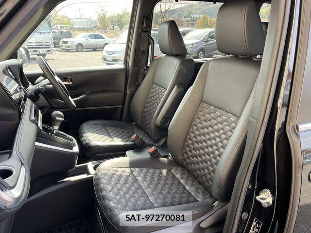 Toyota VOXY HYBRID 2024-01 6277555-18
