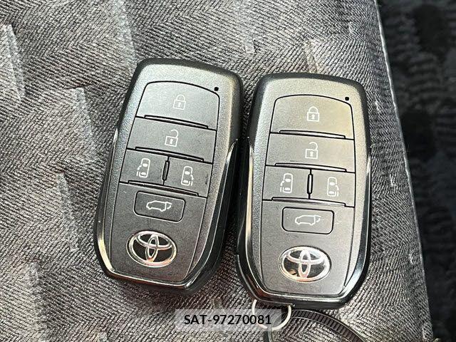 Toyota VOXY HYBRID 2024-01 6277555-25
