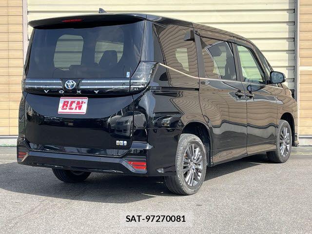 Toyota VOXY HYBRID 2024-01 6277555-2