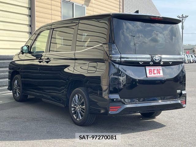 Toyota VOXY HYBRID 2024-01 6277555-8