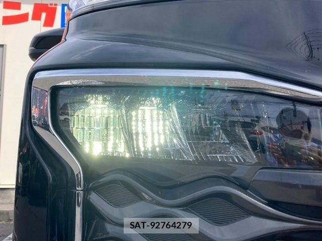 Toyota VOXY HYBRID 2025-01 6615357-12