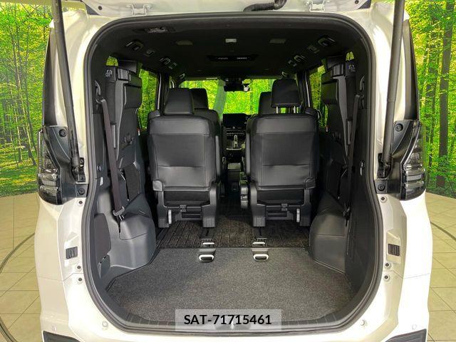 Toyota VOXY HYBRID 2023-12 6678552-9