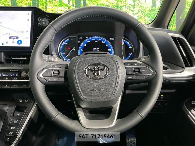 Toyota VOXY HYBRID 2023-12 6678552-10