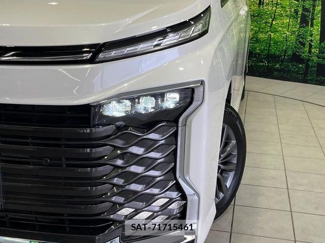 Toyota VOXY HYBRID 2023-12 6678552-11