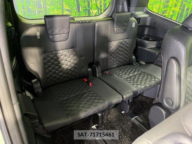 Toyota VOXY HYBRID 2023-12 6678552-8