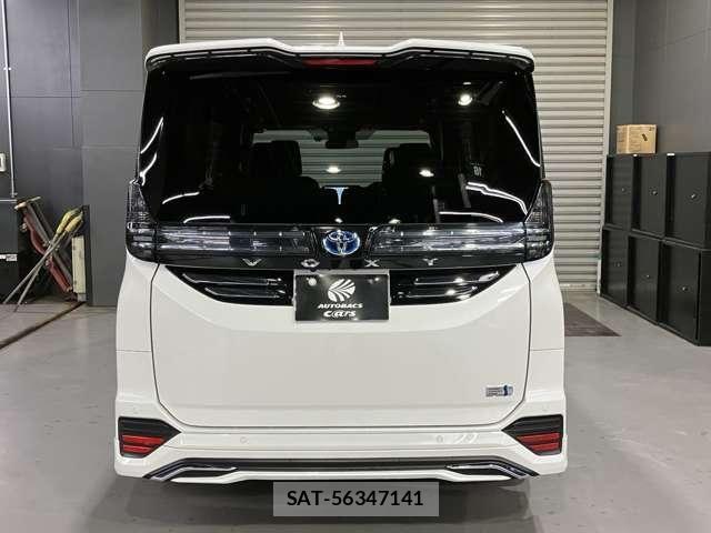 Toyota VOXY HYBRID 2023-10 6678553-11