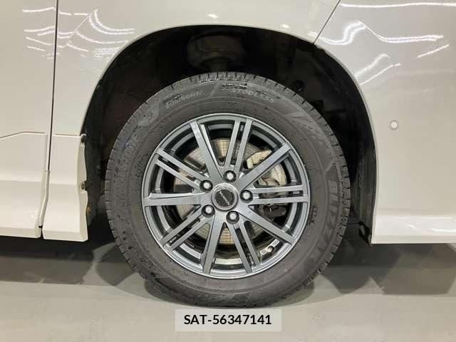 Toyota VOXY HYBRID 2023-10 6678553-14