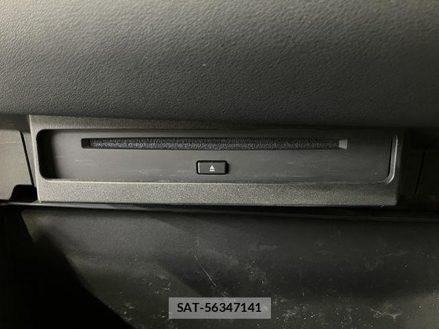 Toyota VOXY HYBRID 2023-10 6678553-24