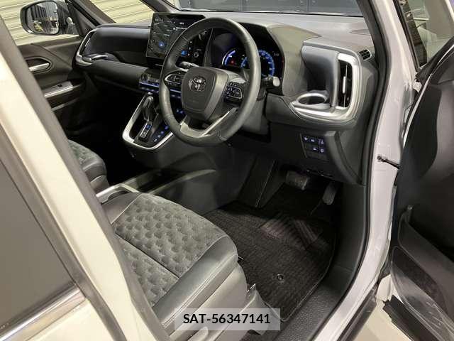 Toyota VOXY HYBRID 2023-10 6678553-26
