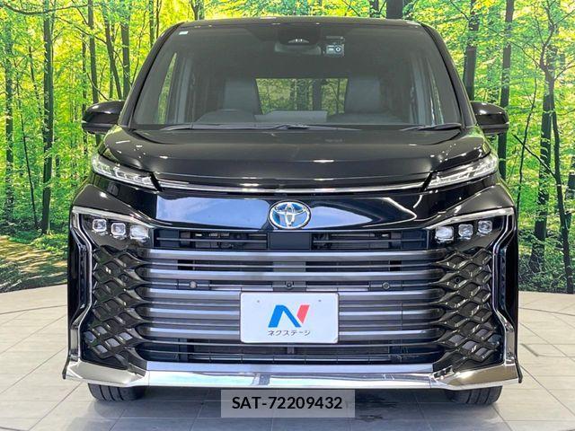 Toyota VOXY HYBRID 2023-10 6753668-12
