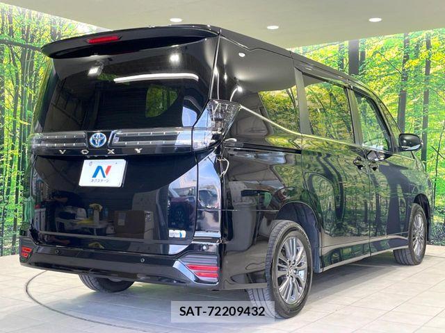 Toyota VOXY HYBRID 2023-10 6753668-15