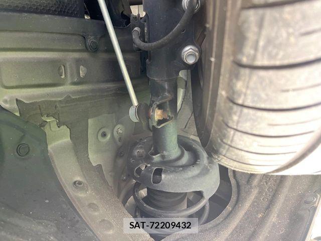 Toyota VOXY HYBRID 2023-10 6753668-18