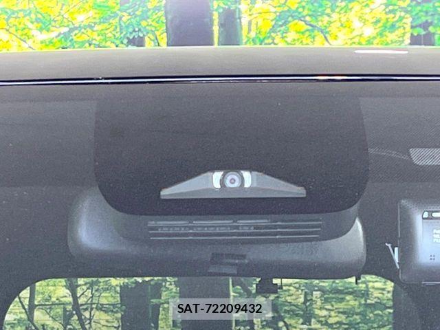 Toyota VOXY HYBRID 2023-10 6753668-2