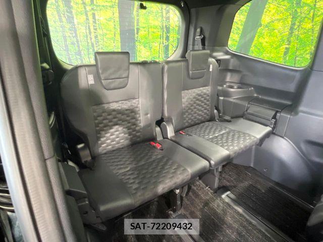 Toyota VOXY HYBRID 2023-10 6753668-8